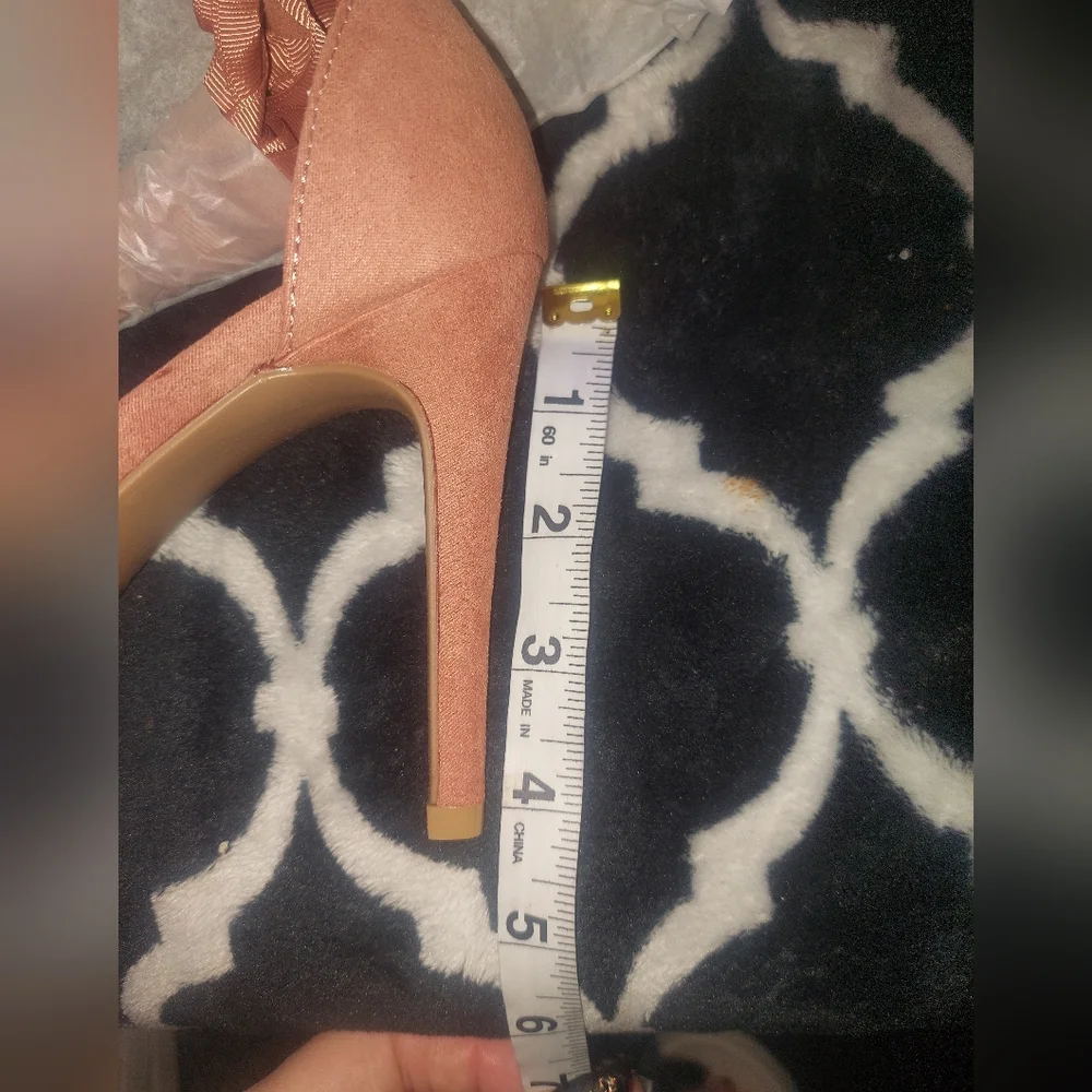NIB‎ Charlotte Russe blush suede ankle wrap sandal size 8
